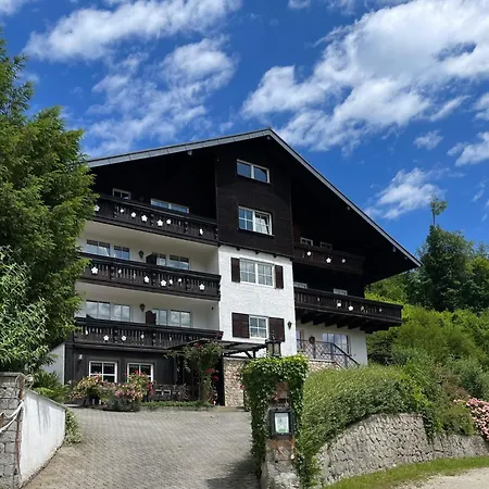 Πανσιόν 's Waldeck *